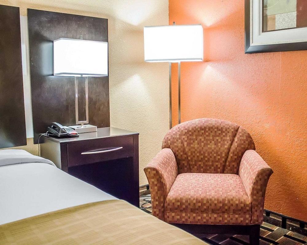 Baymont By Wyndham Scranton Dunmore Extérieur photo