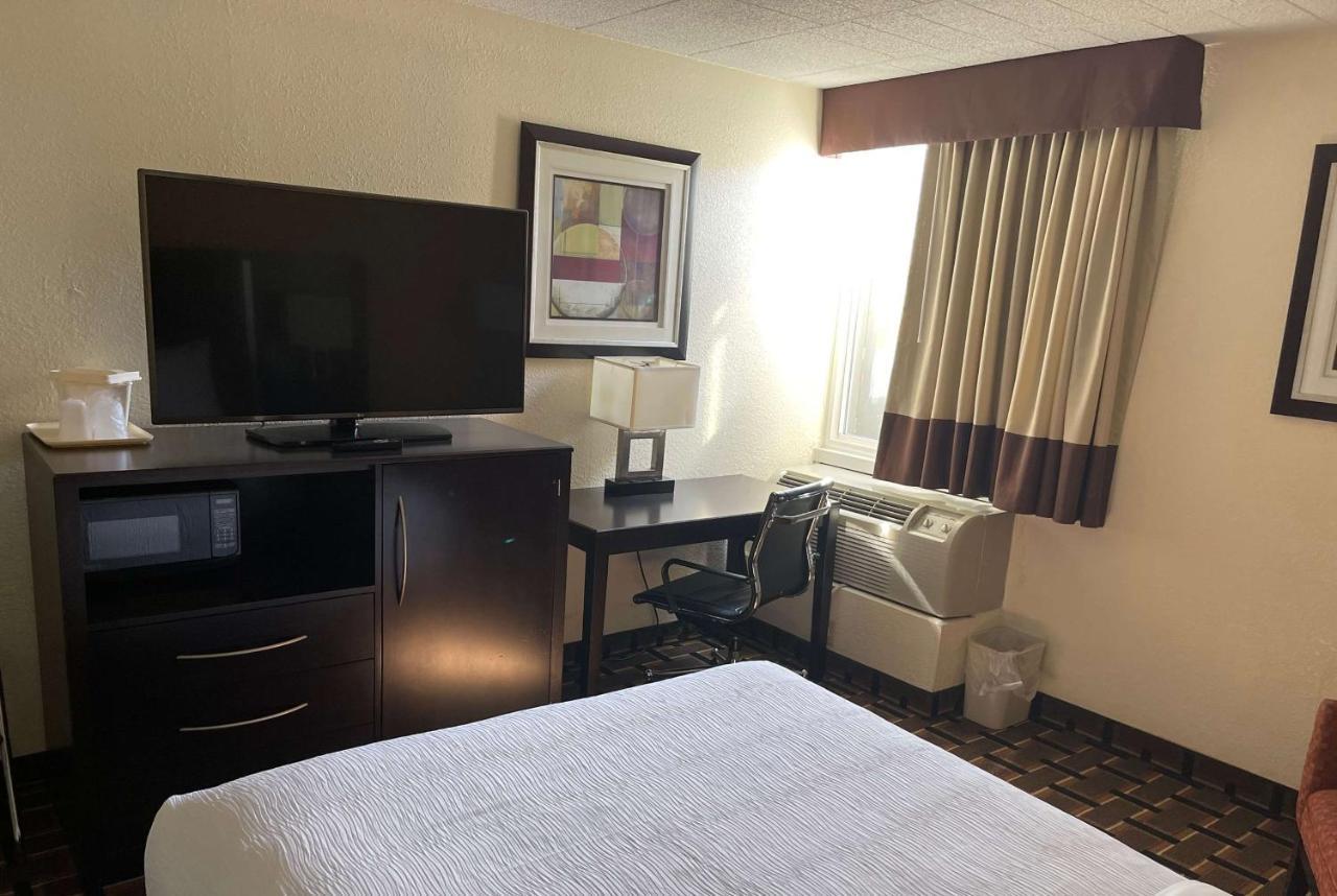 Baymont By Wyndham Scranton Dunmore Extérieur photo