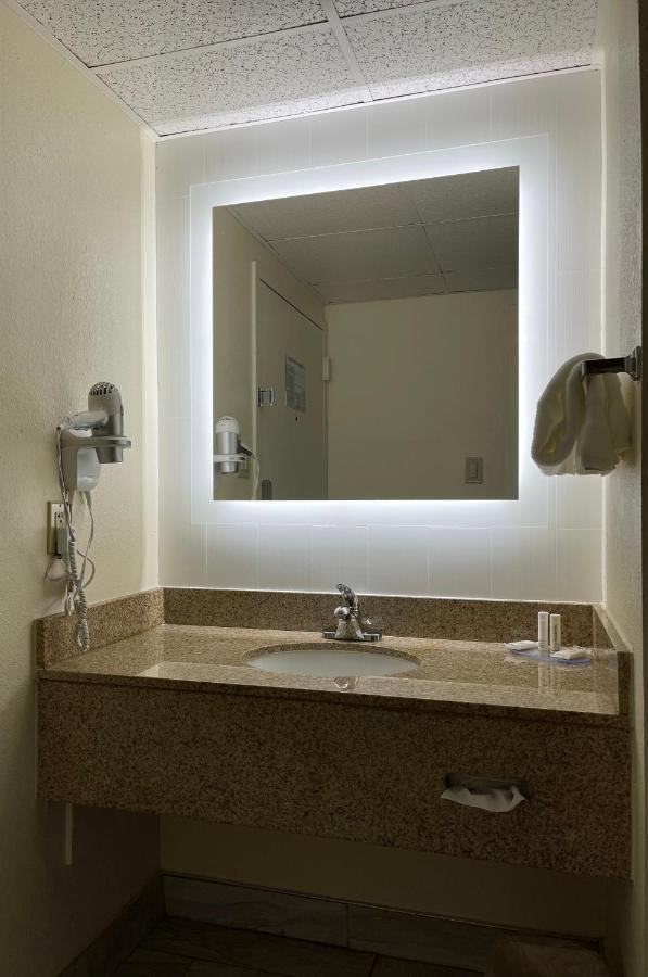 Baymont By Wyndham Scranton Dunmore Extérieur photo