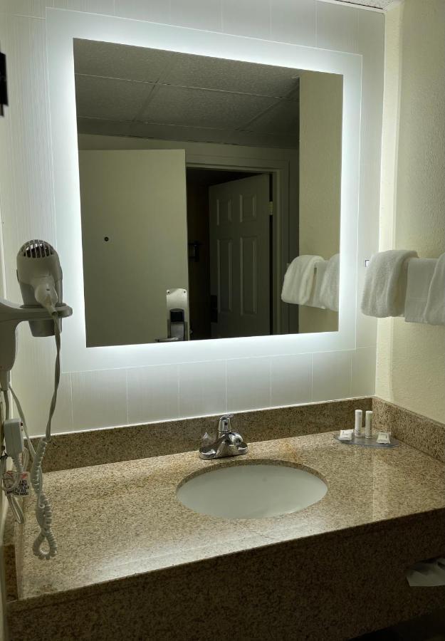 Baymont By Wyndham Scranton Dunmore Extérieur photo