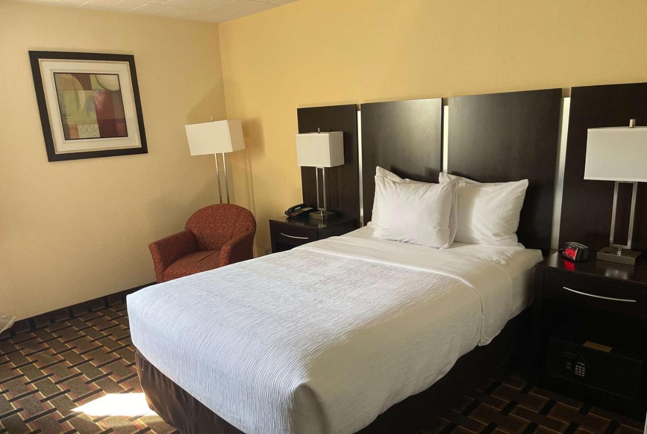 Baymont By Wyndham Scranton Dunmore Extérieur photo