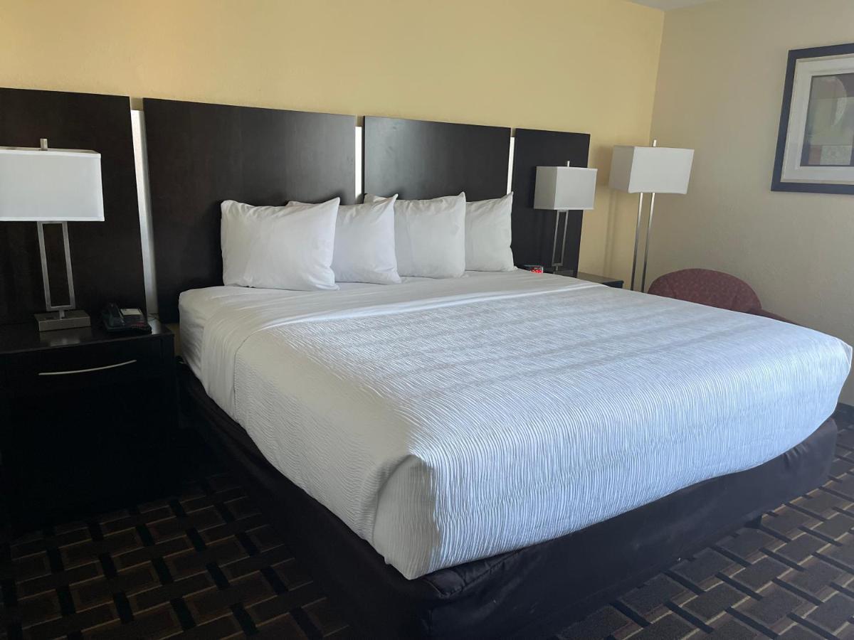Baymont By Wyndham Scranton Dunmore Extérieur photo