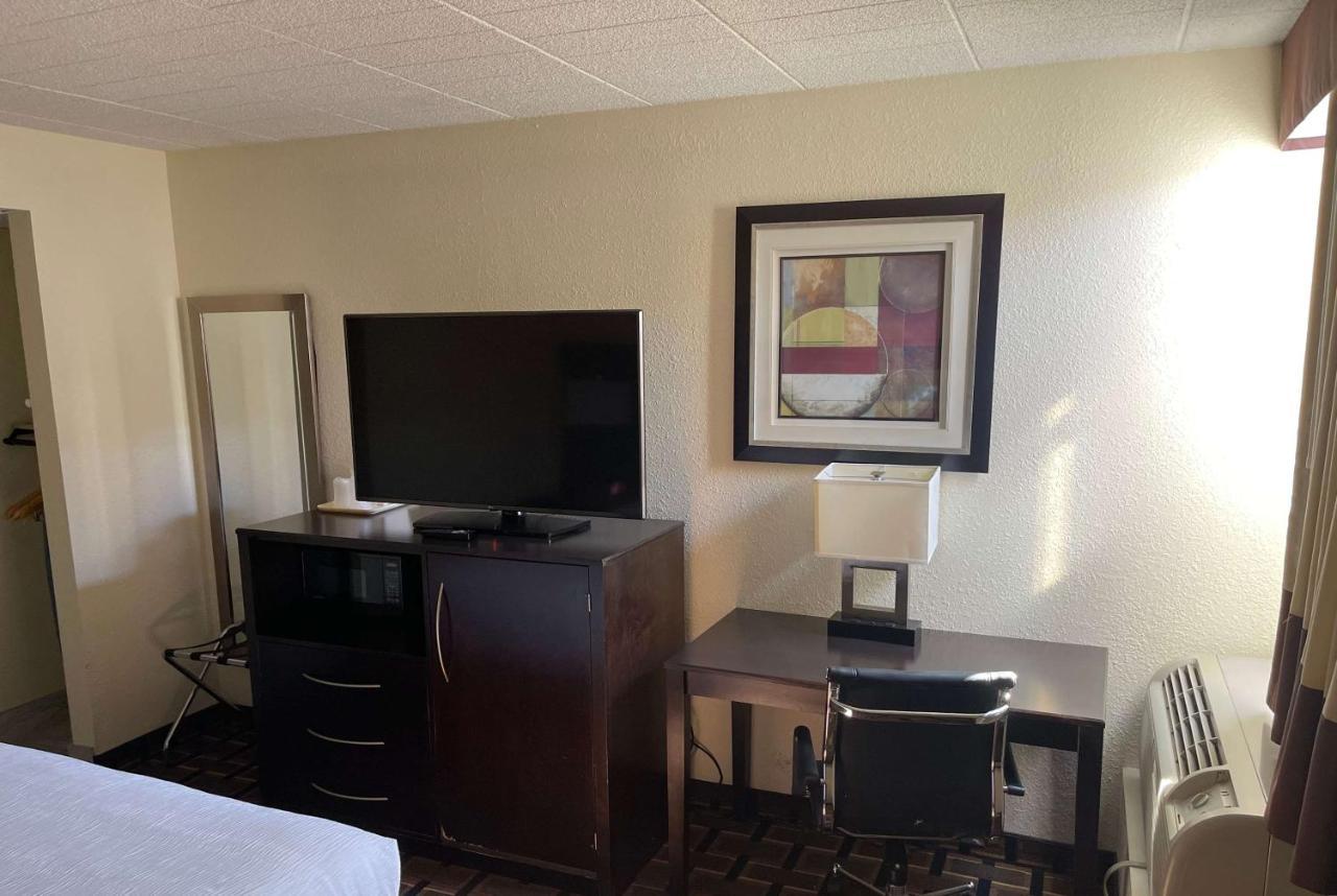 Baymont By Wyndham Scranton Dunmore Extérieur photo