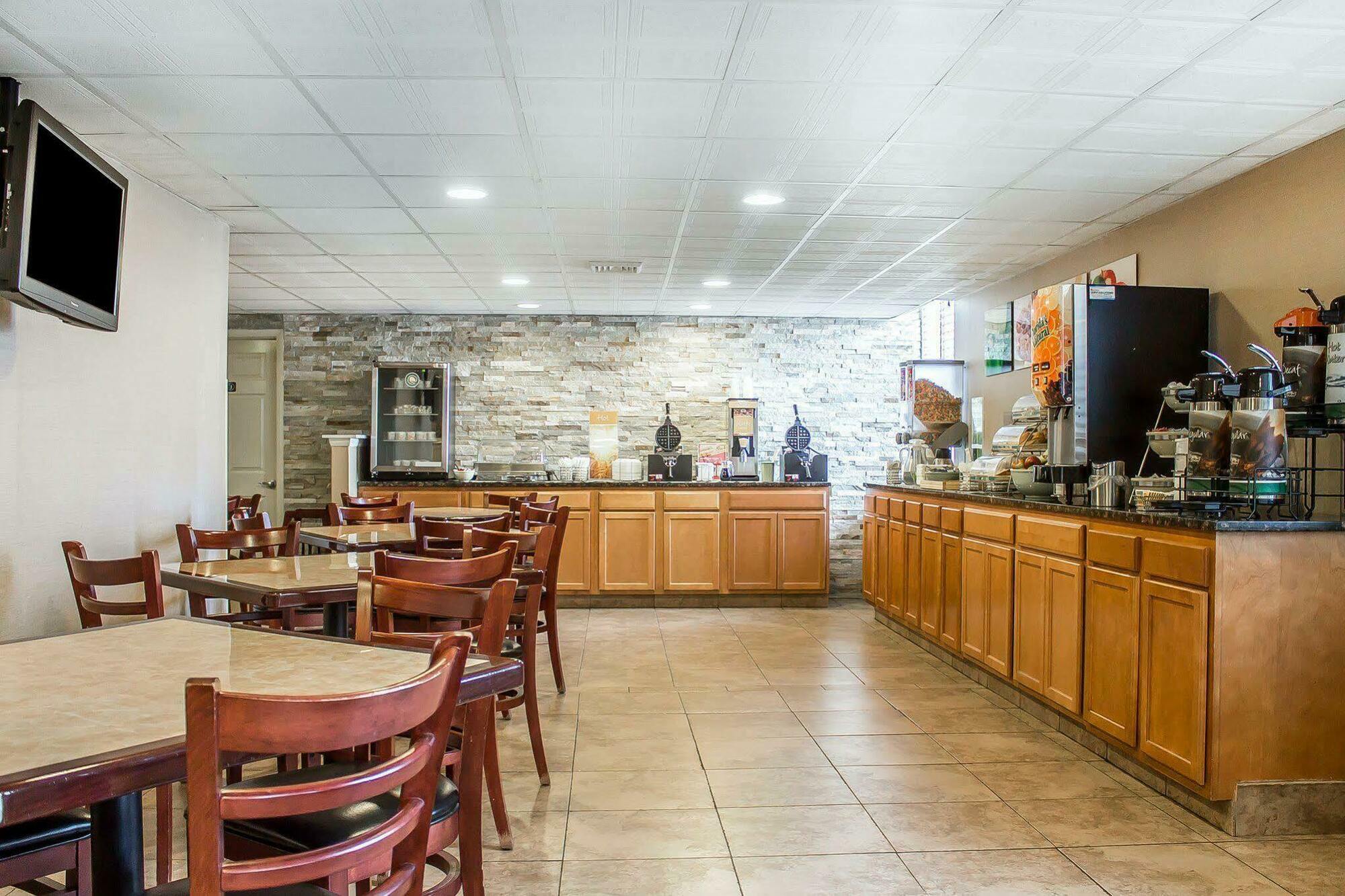 Baymont By Wyndham Scranton Dunmore Extérieur photo